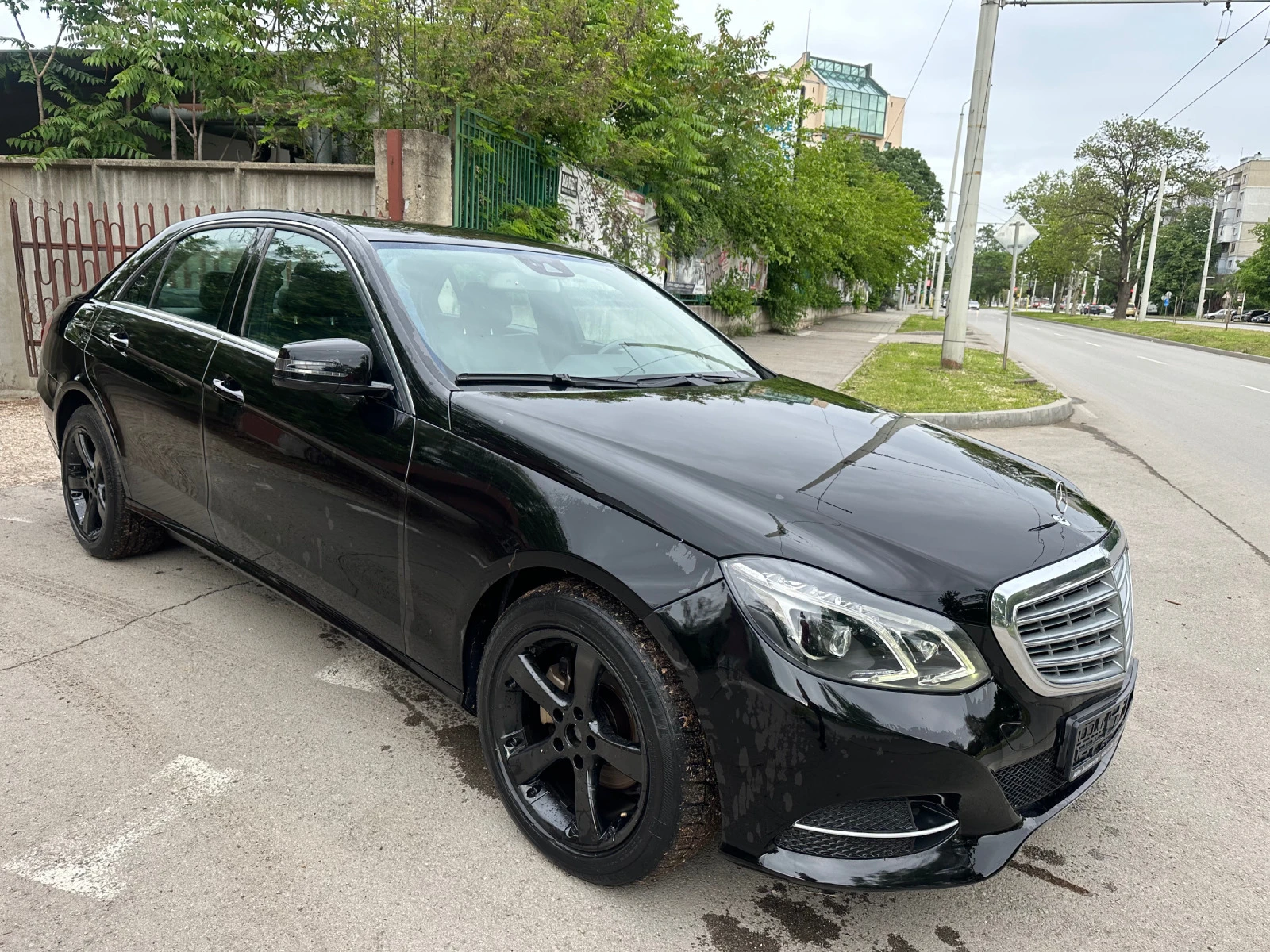 Mercedes-Benz E 220 * БАРТЕР* AMG* FACE* LED* INTELIGENT - [1] 