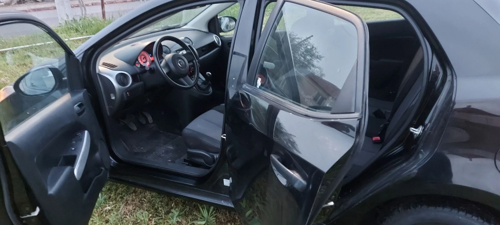 Mazda 2 1.4i - изображение 7
