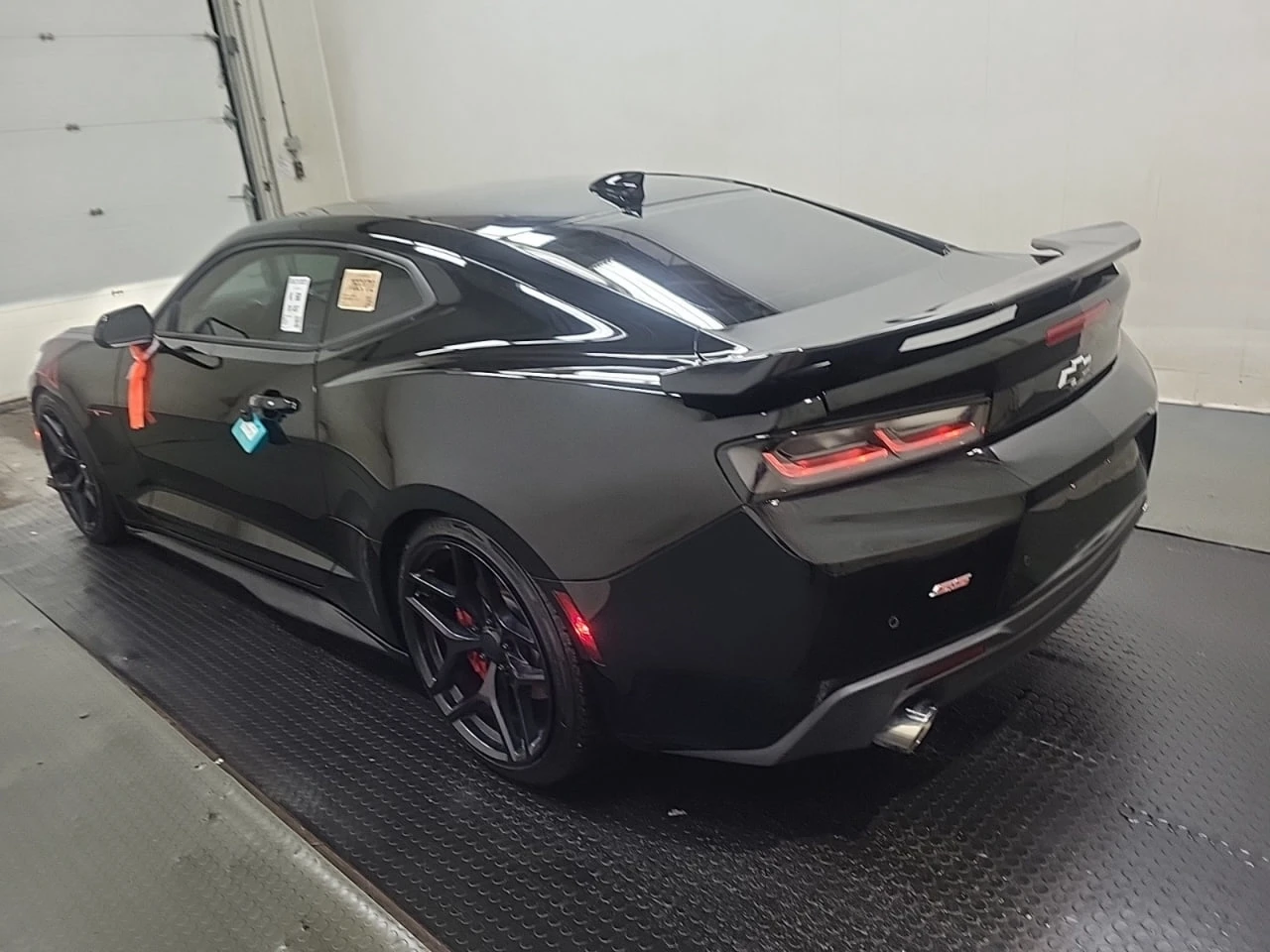 Chevrolet Camaro 2SS 6.2L 8cyl / Ръчна СК / CARFAX / Финансиране  - изображение 6