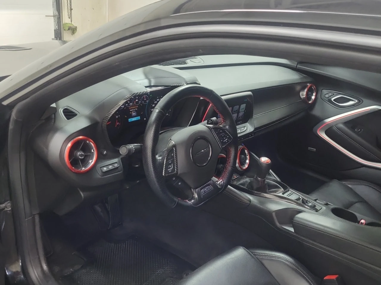 Chevrolet Camaro 2SS 6.2L 8cyl / Ръчна СК / CARFAX / Финансиране  - изображение 7