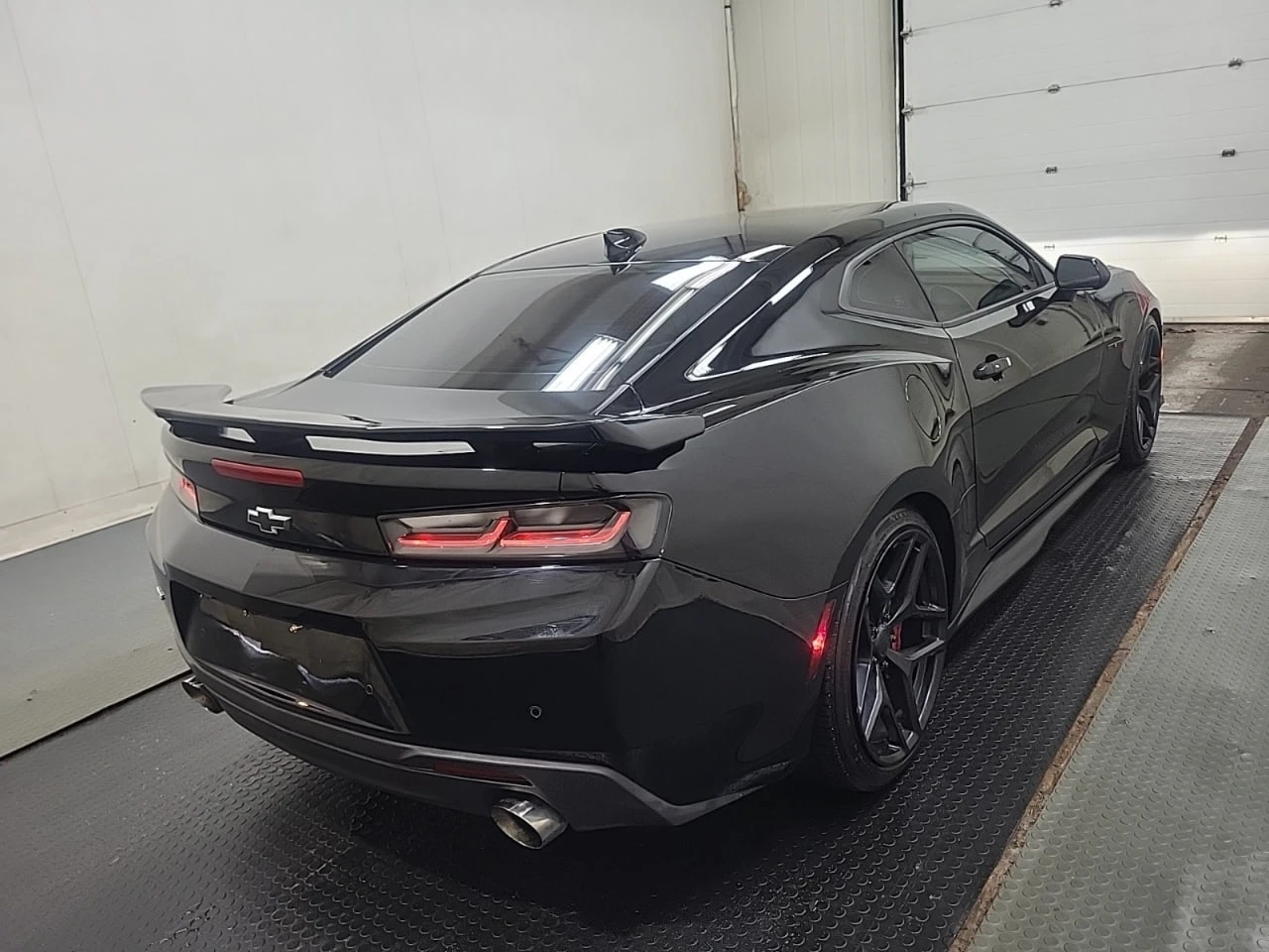 Chevrolet Camaro 2SS 6.2L 8cyl / Ръчна СК / CARFAX / Финансиране  - изображение 4