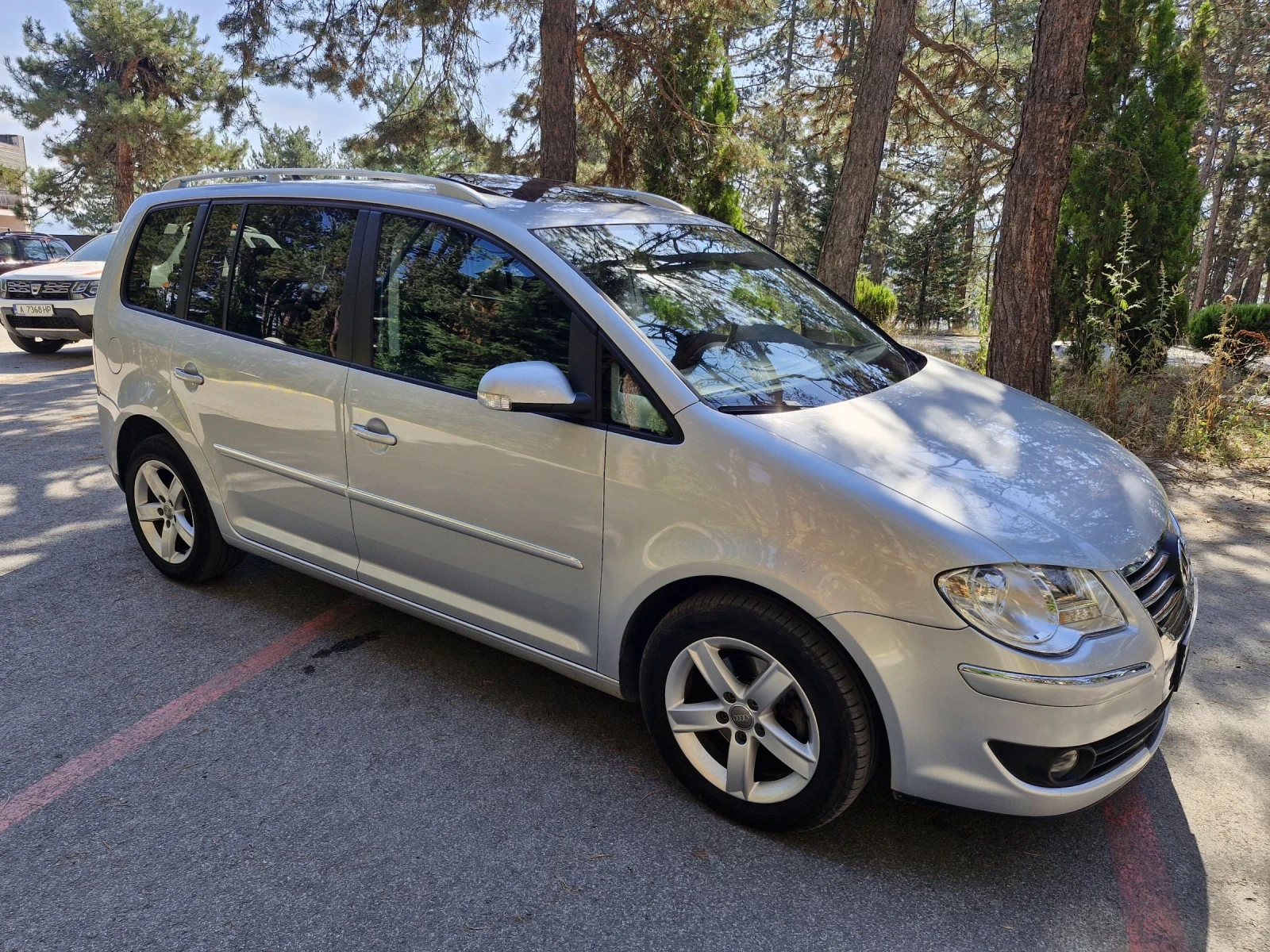 VW Touran 2.0TDI 140 BMM  - изображение 2
