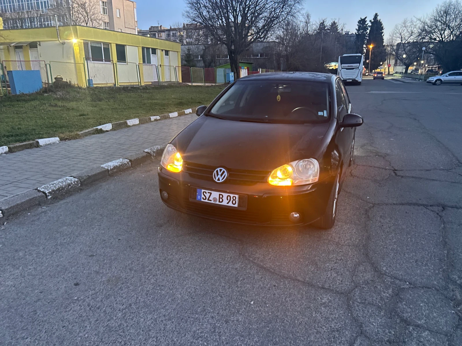 VW Golf 1.9 tdi, снимка 11 - Автомобили и джипове - 53801562