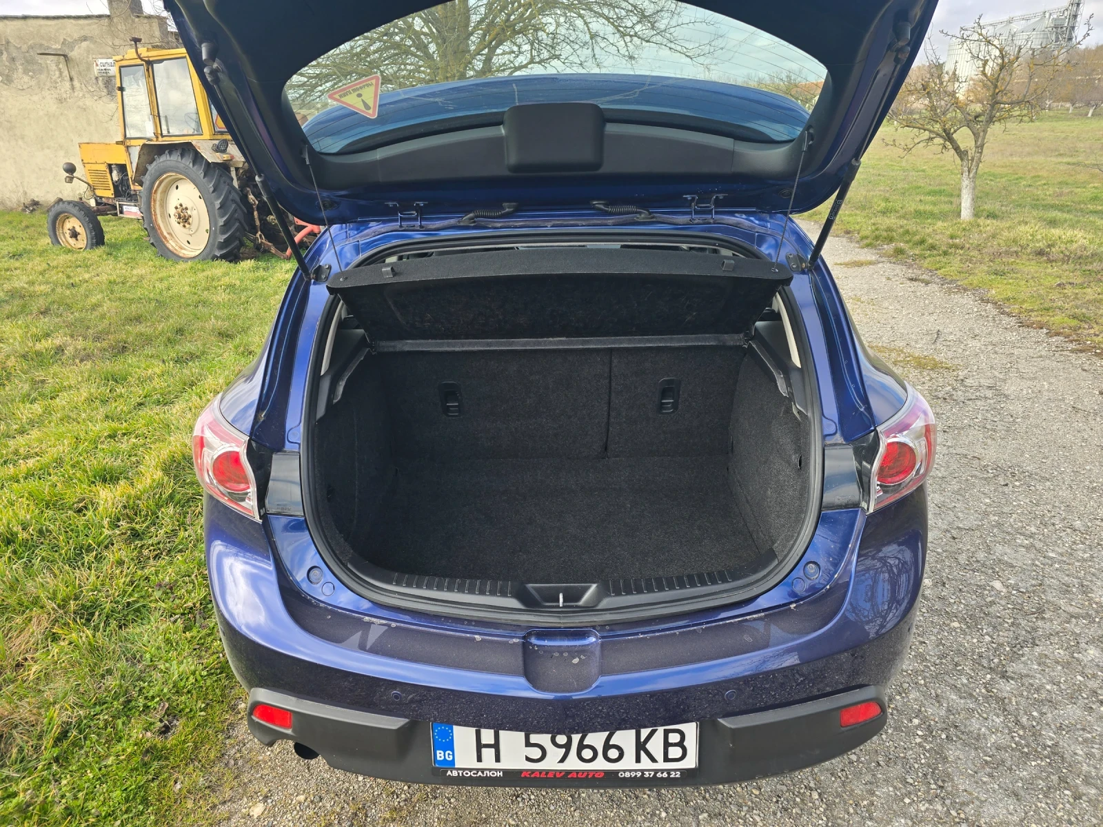 Mazda 3, снимка 14 - Автомобили и джипове - 53813453