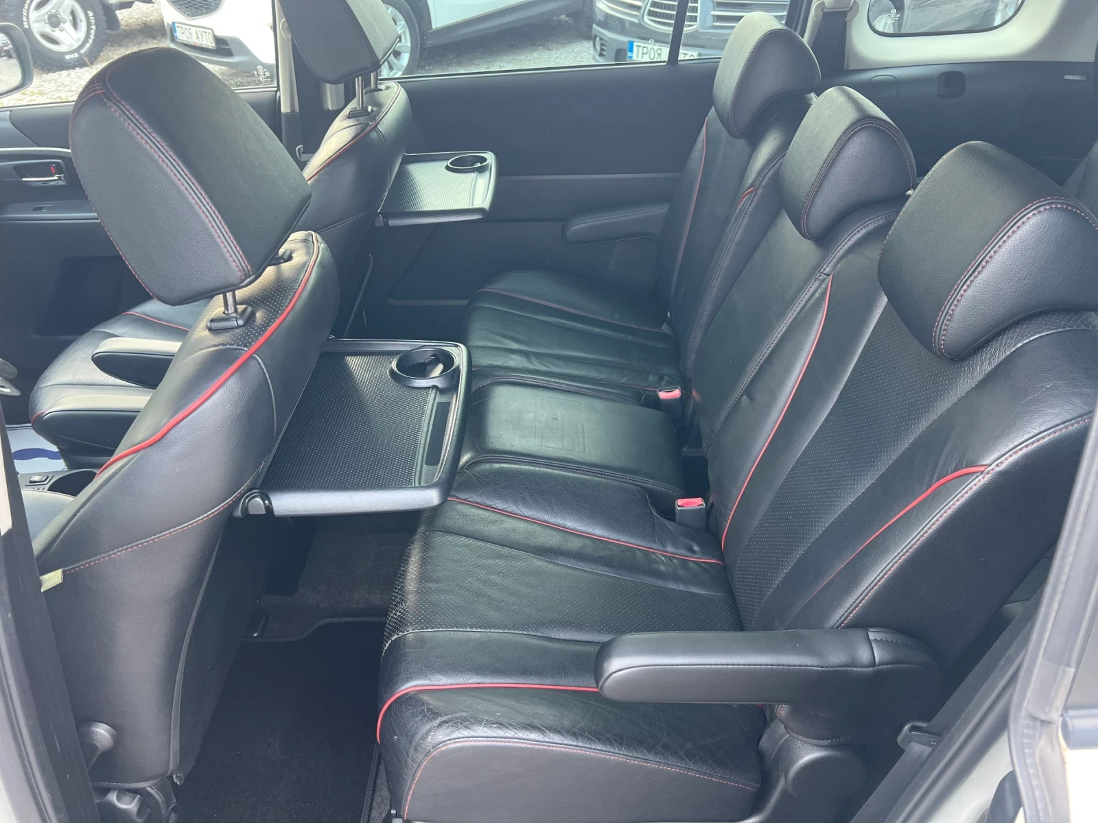 Mazda 5 facelift 2.0* КОЖА* ШВЕЙЦАРИЯ* 7 МЕСТЕН* , снимка 9 - Автомобили и джипове - 53889418