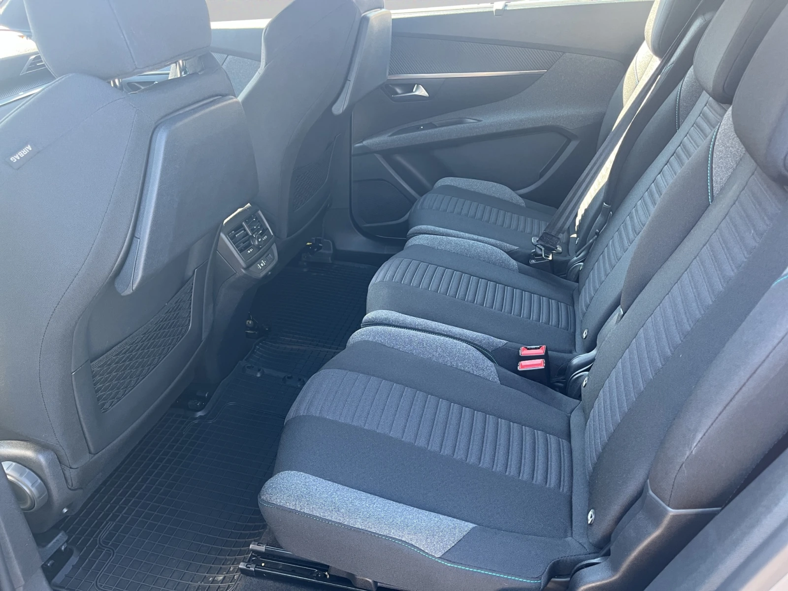 Peugeot 5008 136 HYBRID 48V e-DCS6, снимка 9 - Автомобили и джипове - 54269030