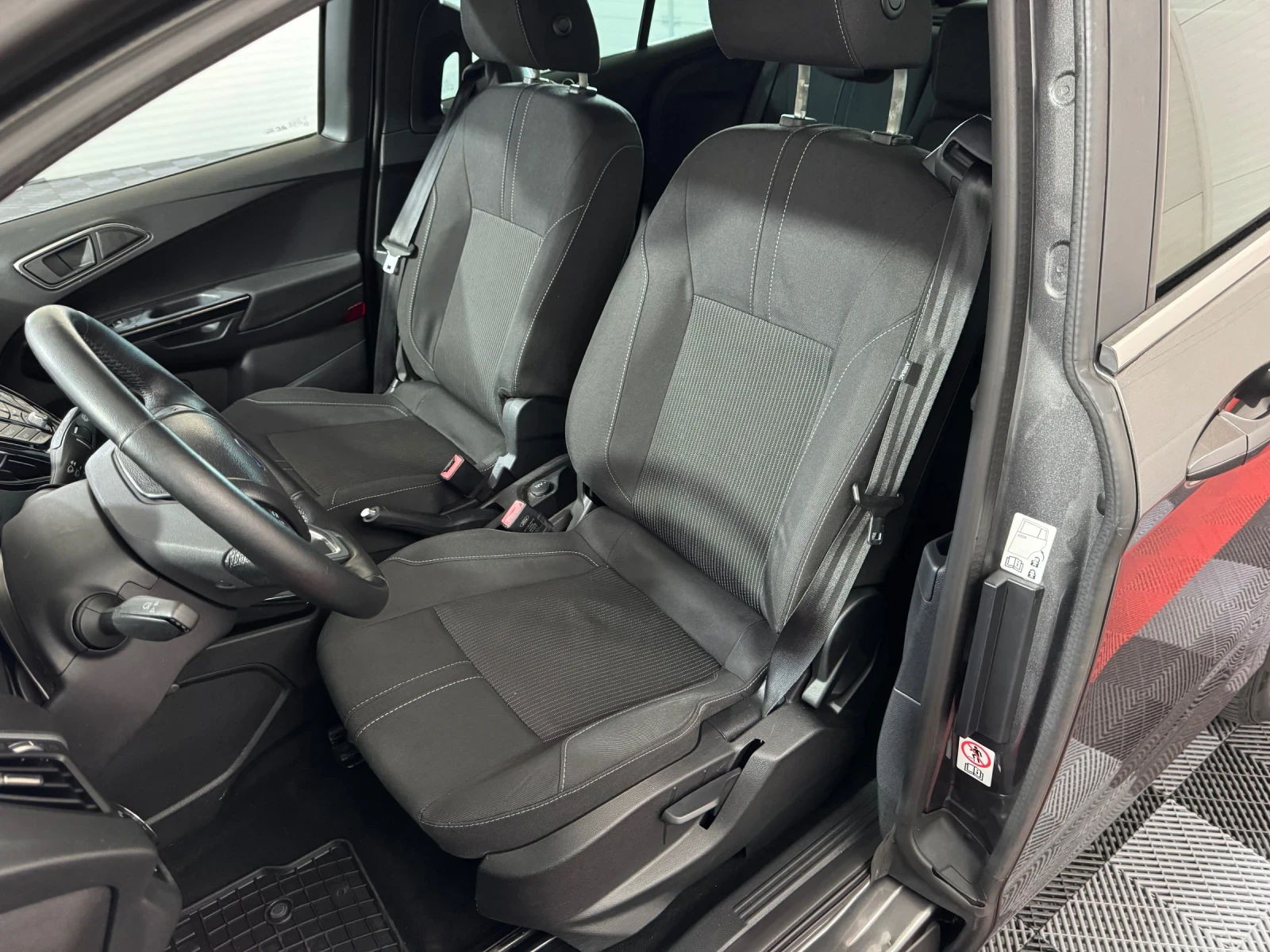 Ford B-Max 1.0 i - TITANIUM - KEYLESS, снимка 15 - Автомобили и джипове - 54448941