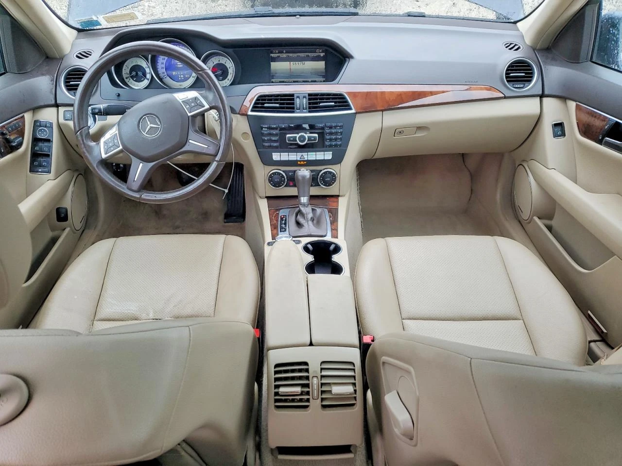 Mercedes-Benz C 300 4MATIC, снимка 8 - Автомобили и джипове - 54614730