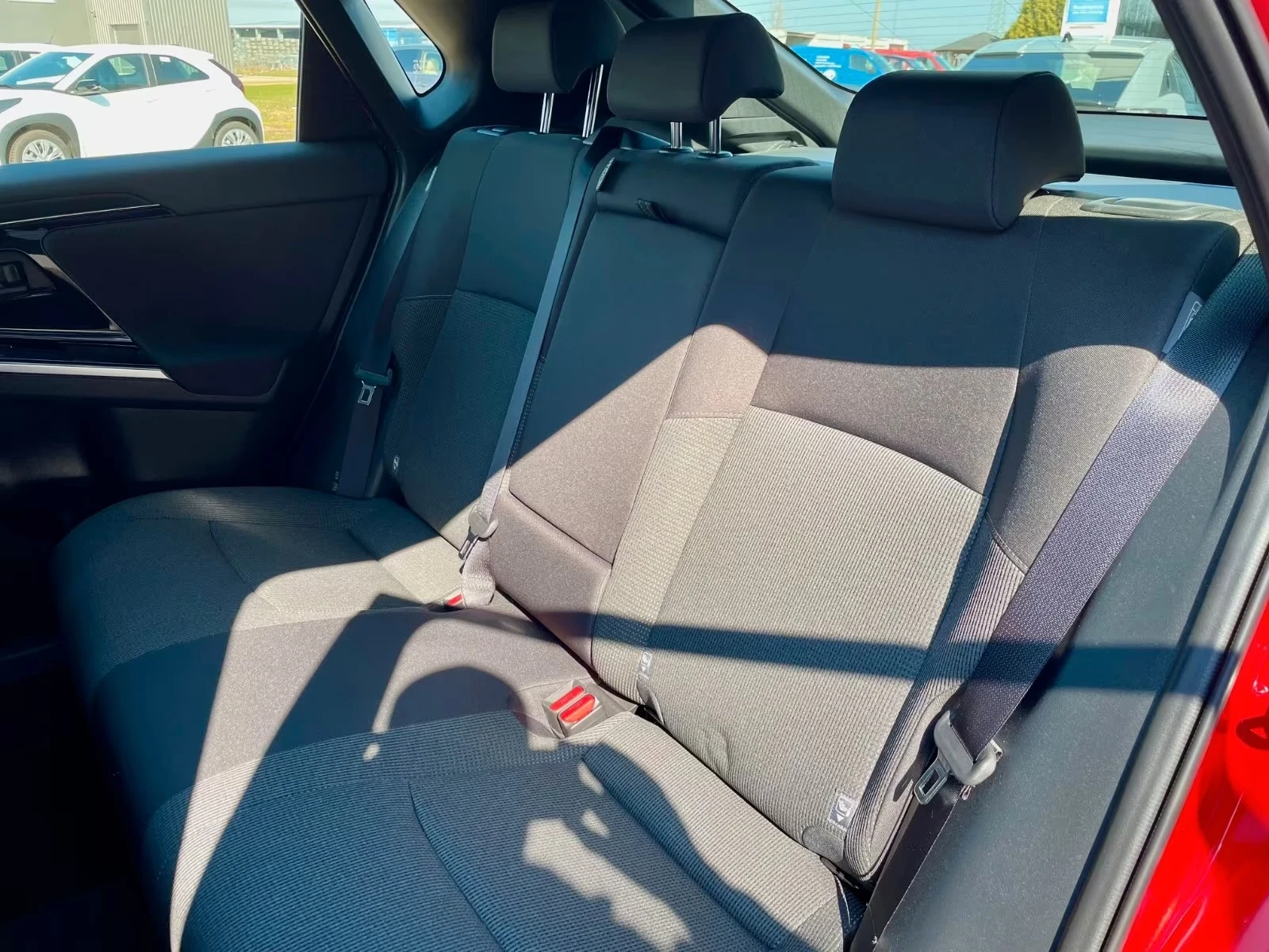 Toyota bZ4X Facelift Comfort pack Full Warranty  , снимка 13 - Автомобили и джипове - 54650592
