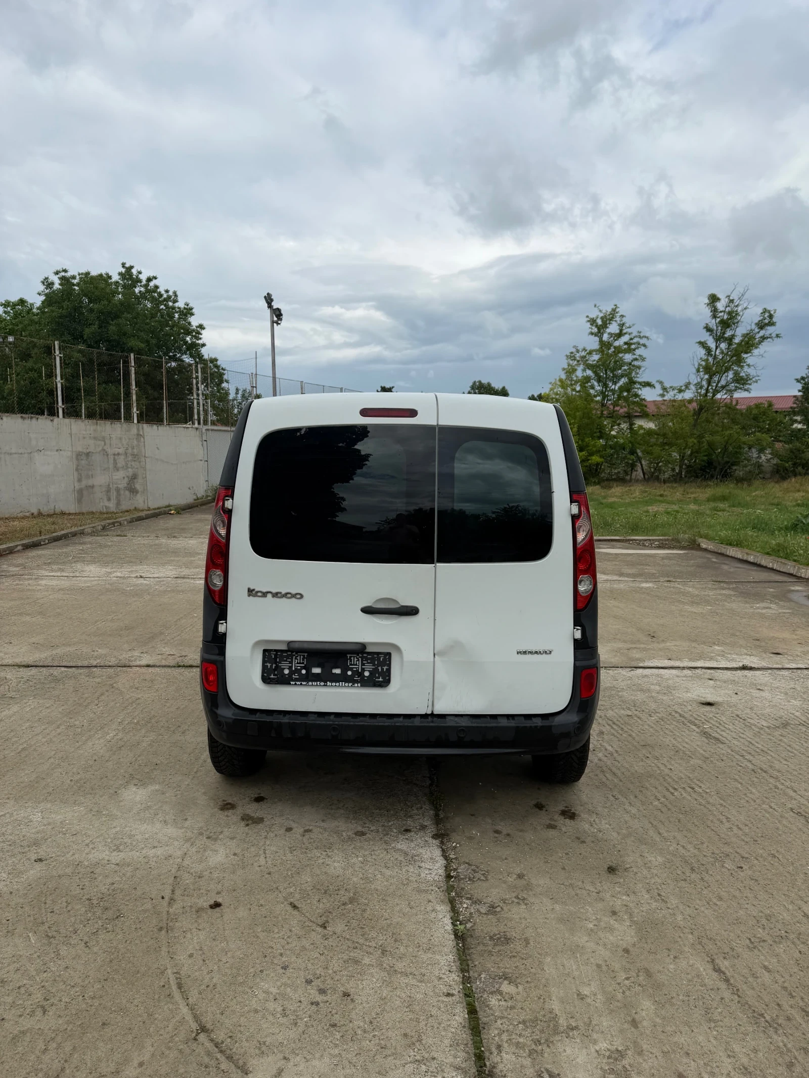 Renault Kangoo 1.5dci 90hp, снимка 6 - Автомобили и джипове - 54653170