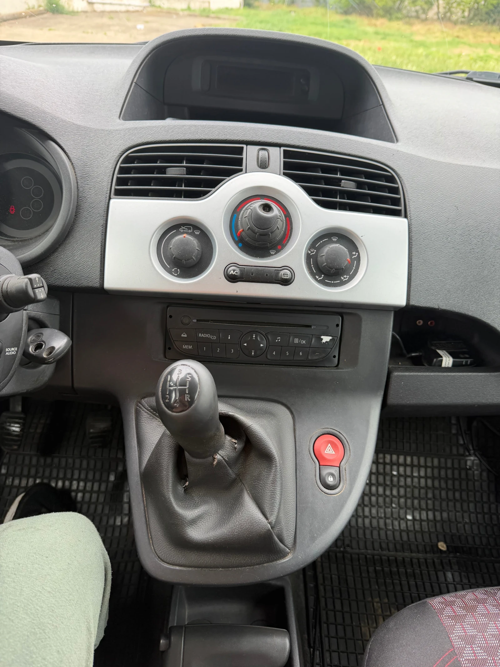 Renault Kangoo 1.5dci 90hp, снимка 10 - Автомобили и джипове - 54653170