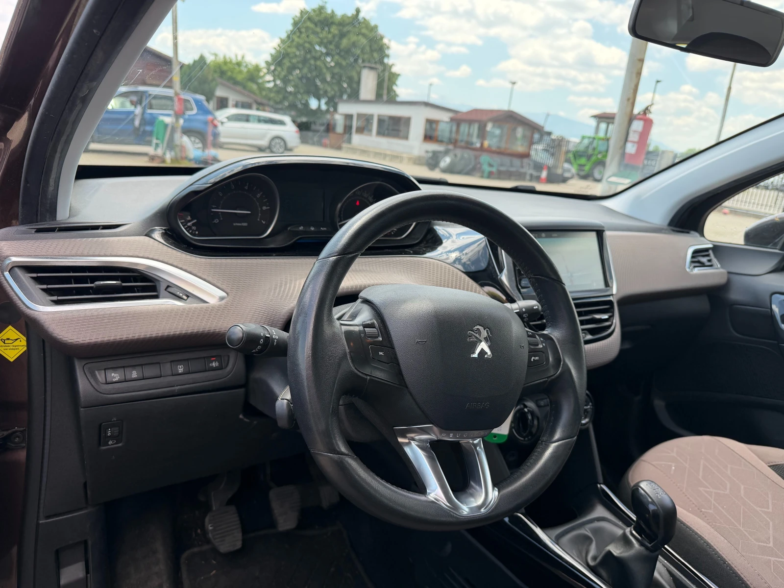 Peugeot 2008 1.2VTi NAVI EURO 5, снимка 11 - Автомобили и джипове - 54679650