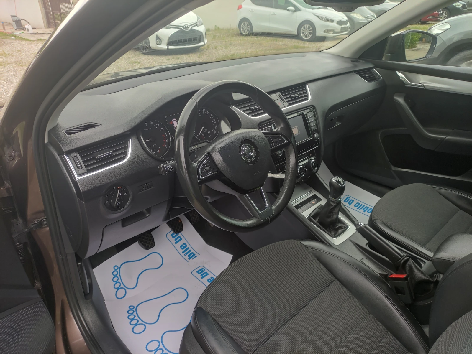 Skoda Octavia 1.6tdi като нов164000км евро 6б. Фул екстри, снимка 8 - Автомобили и джипове - 54757638