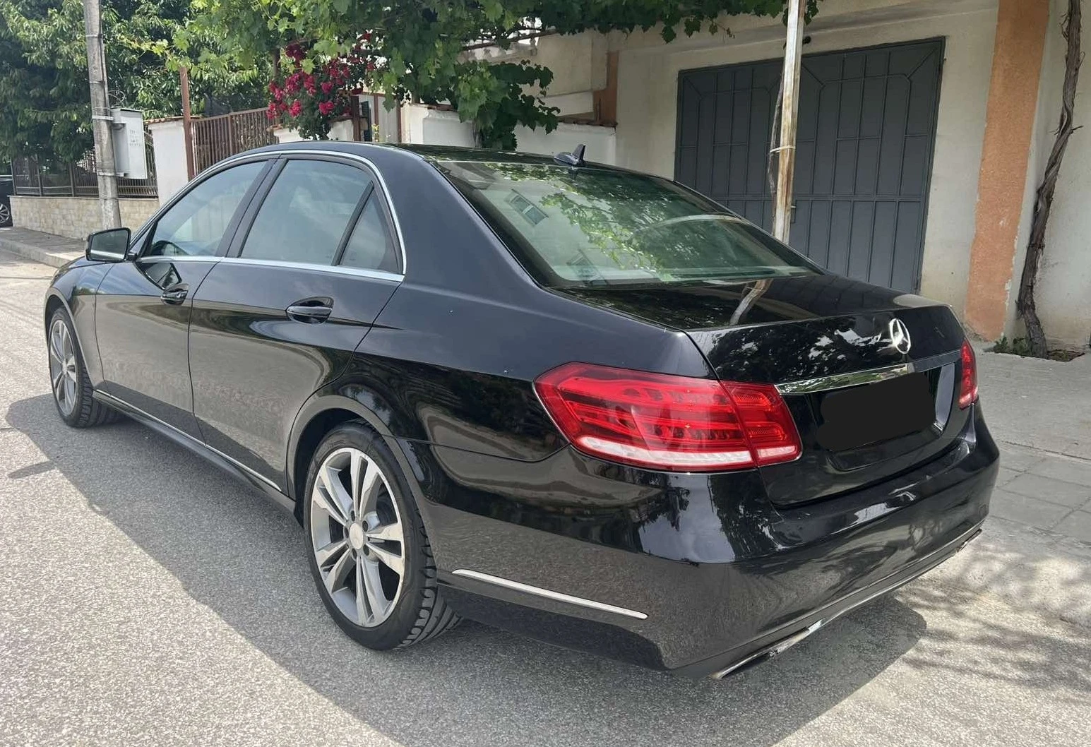 Mercedes-Benz E 220 Facelift, снимка 3 - Автомобили и джипове - 54931390