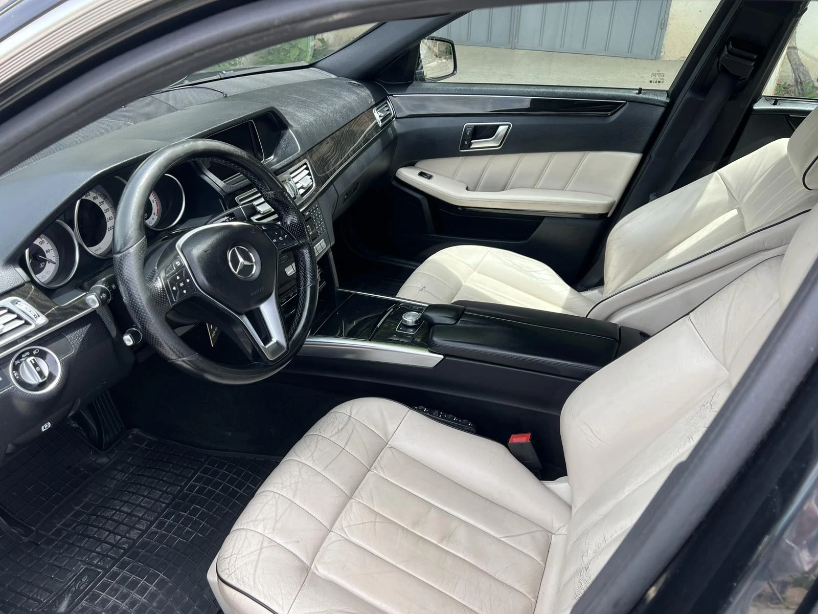 Mercedes-Benz E 220 Facelift, снимка 5 - Автомобили и джипове - 54931390