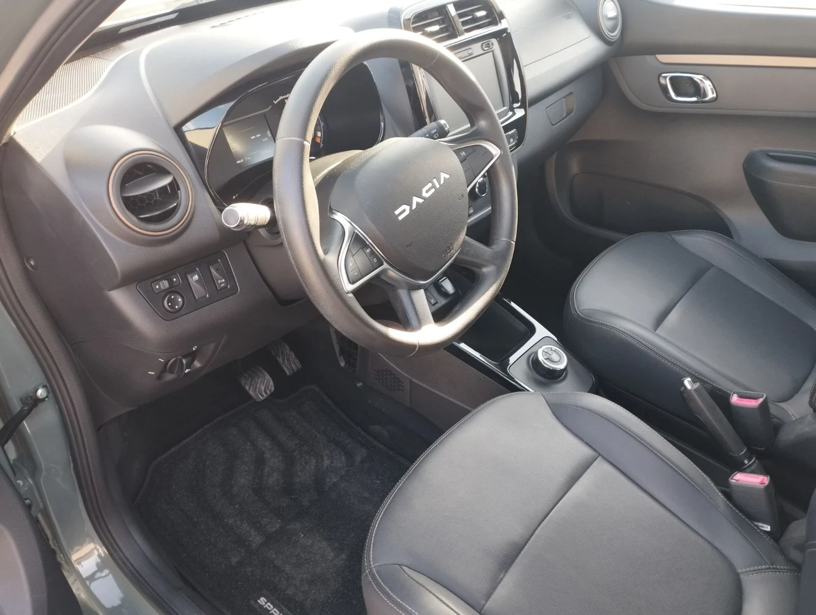 Dacia Spring, снимка 8 - Автомобили и джипове - 55395090