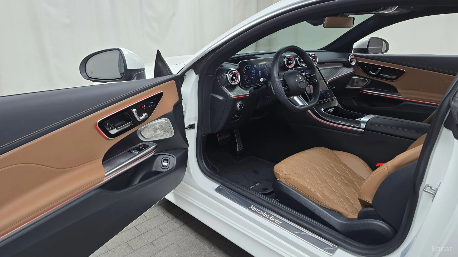 Mercedes-Benz CLE 450 4MATIC COUPE* 360* HUD* КОЖА* ОБДУХВ* НАВИ* , снимка 9 - Автомобили и джипове - 55479990