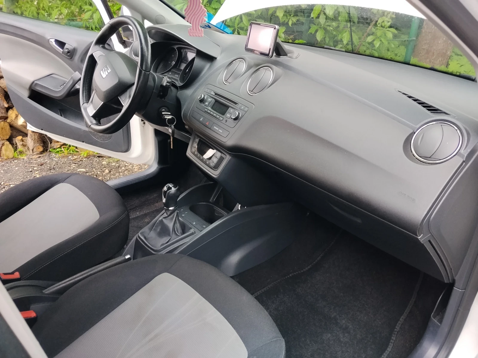 Seat Ibiza, снимка 14 - Автомобили и джипове - 55631503