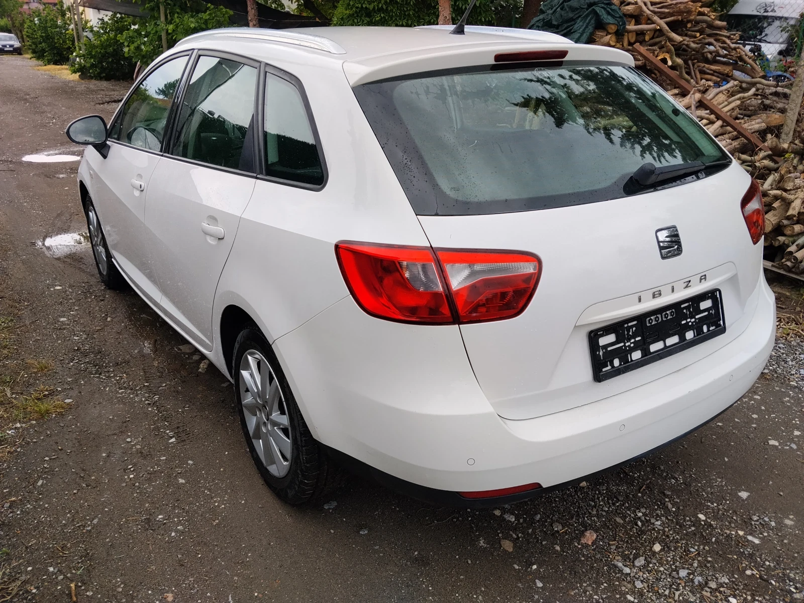 Seat Ibiza, снимка 3 - Автомобили и джипове - 55631503