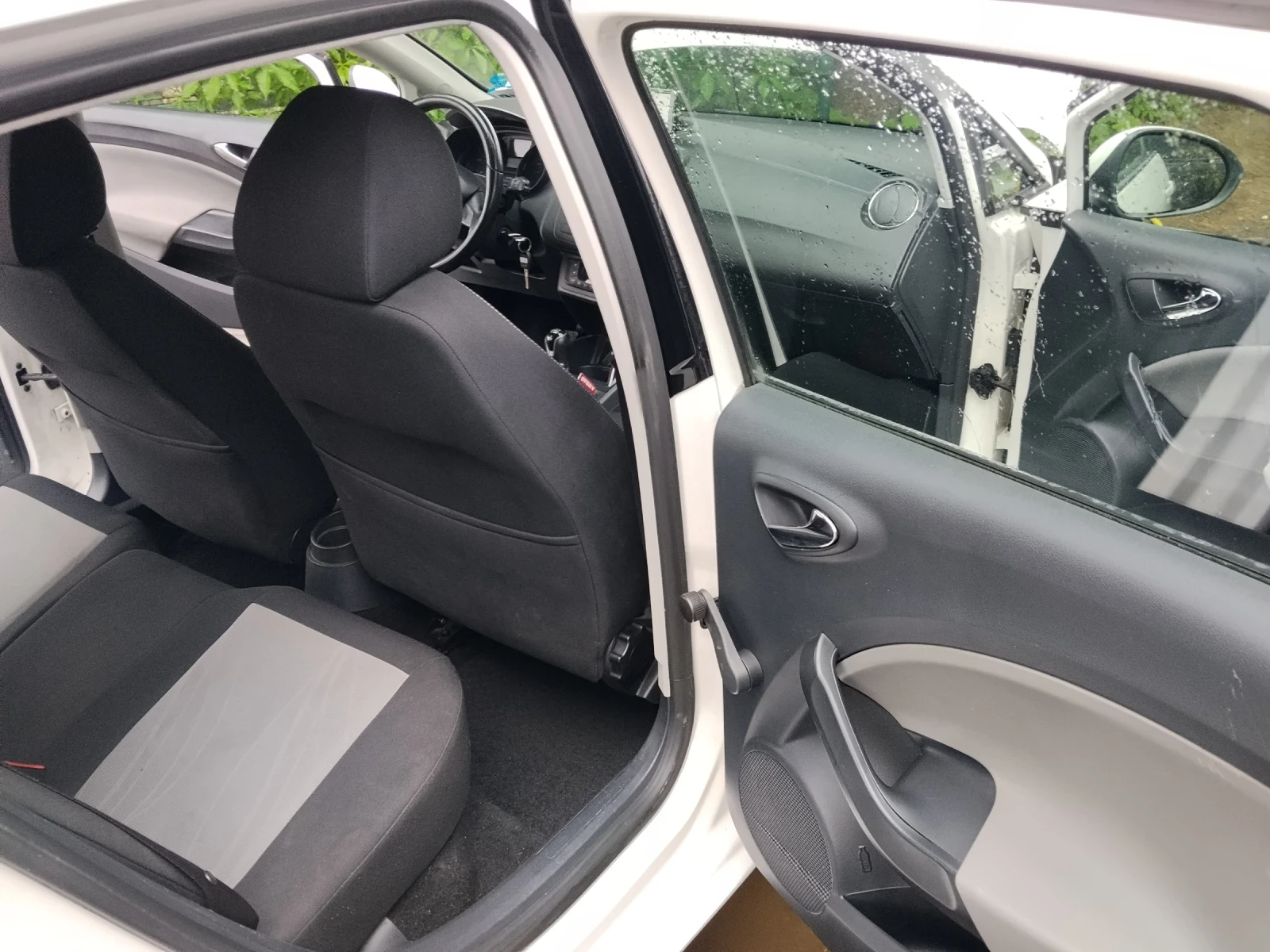 Seat Ibiza, снимка 11 - Автомобили и джипове - 55631503