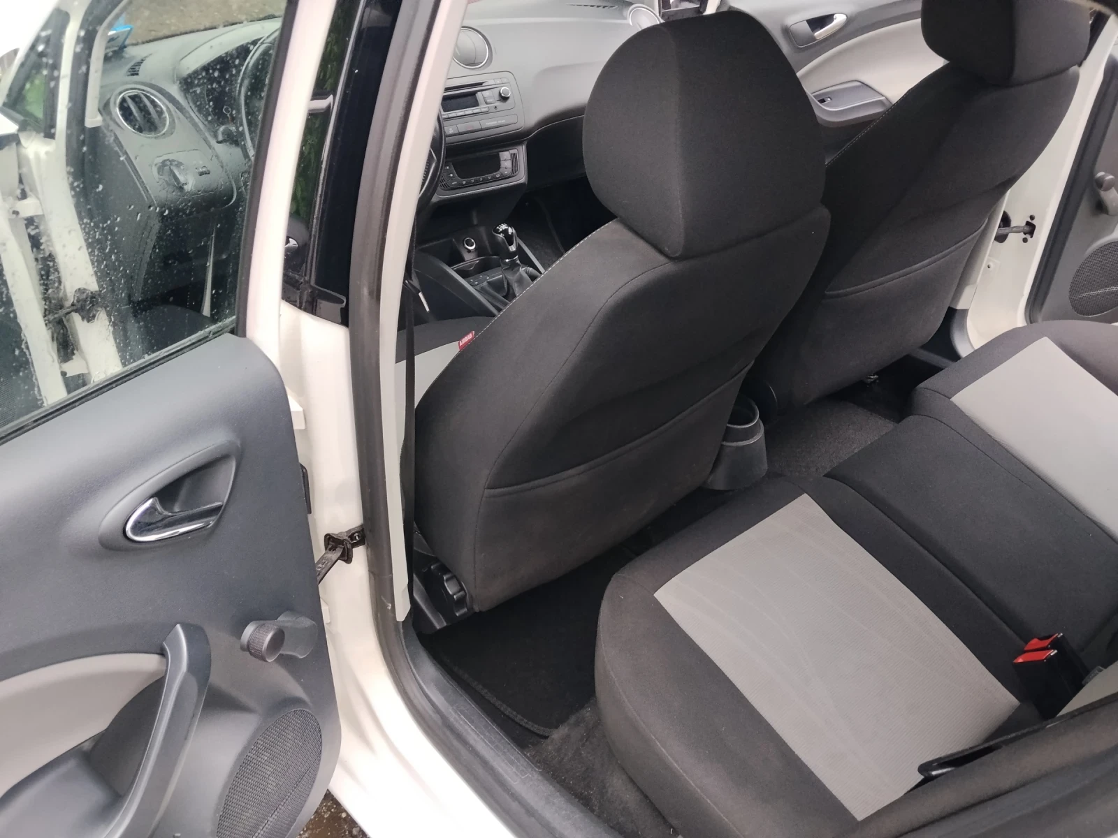 Seat Ibiza, снимка 9 - Автомобили и джипове - 55631503
