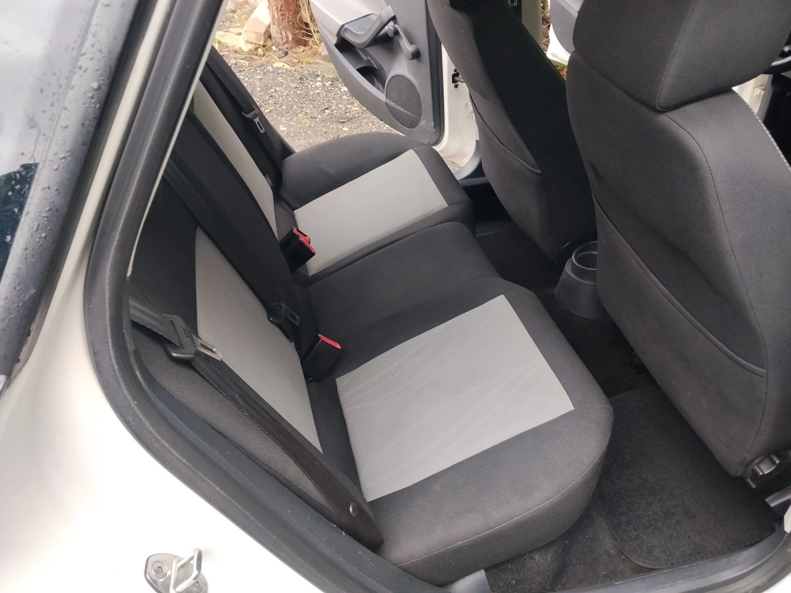 Seat Ibiza, снимка 16 - Автомобили и джипове - 55631503