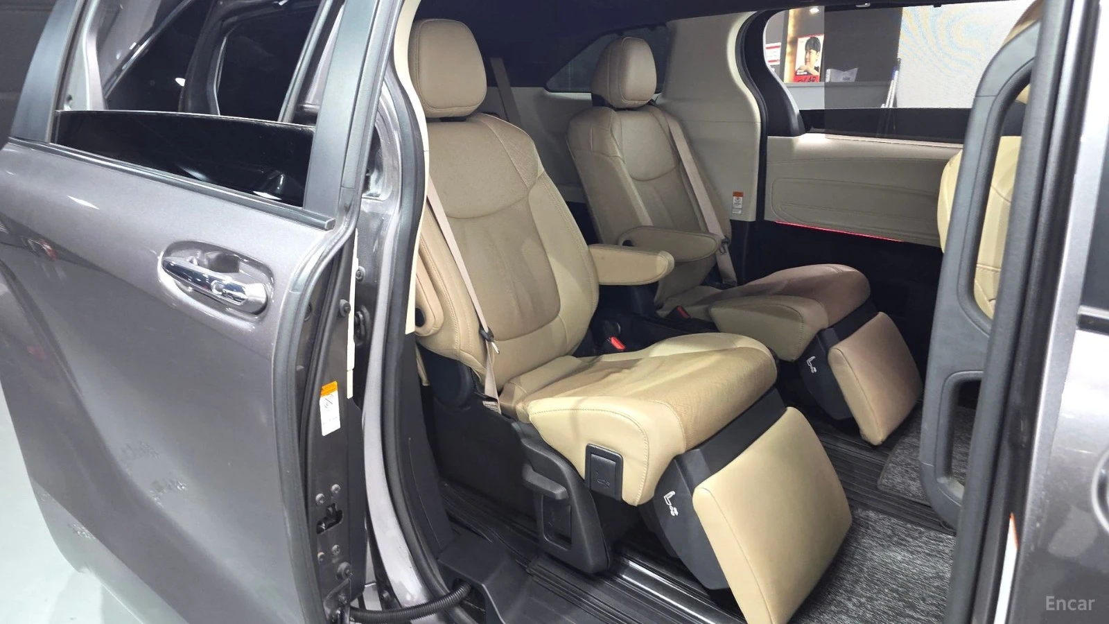 Toyota Sienna HYBRID* �������* ���������* 360* HUD* �������* TV* | Mobile.bg � ����������� 9