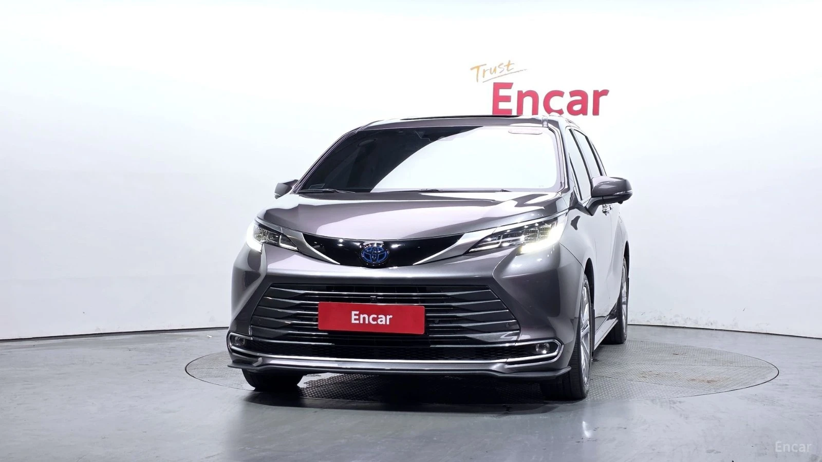 Toyota Sienna HYBRID* �������* ���������* 360* HUD* �������* TV* | Mobile.bg � ����������� 3