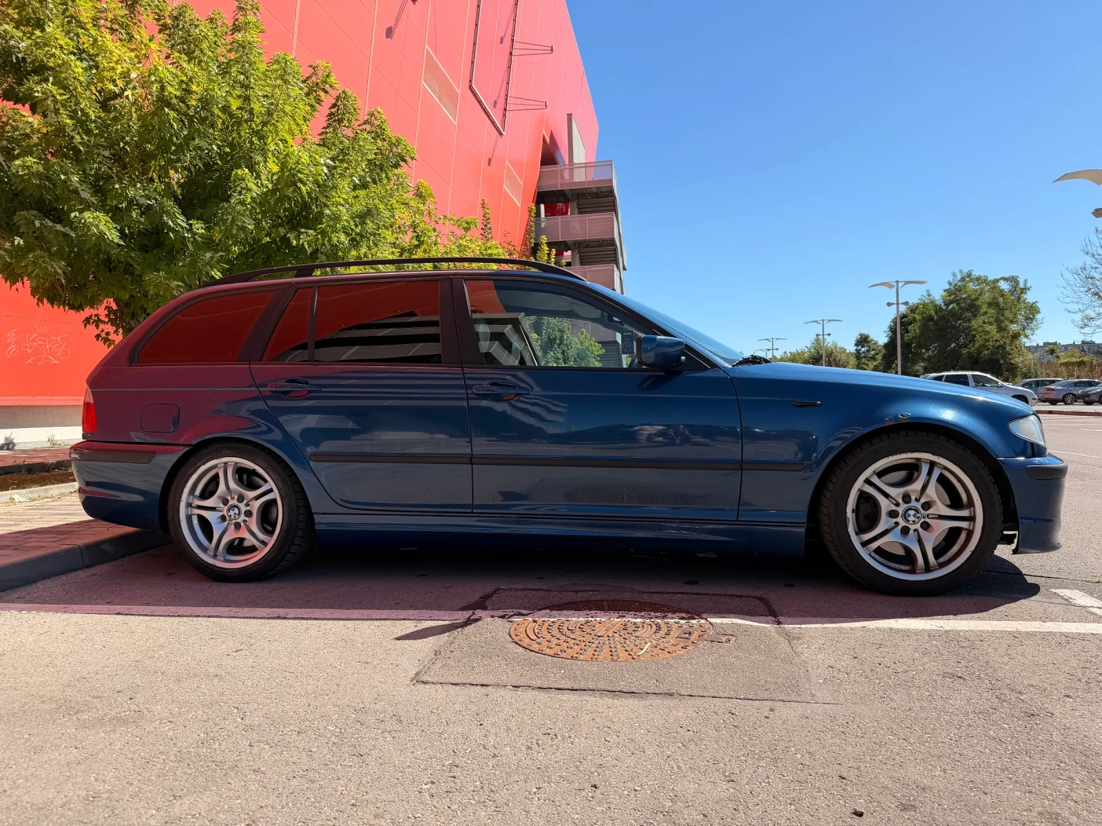 BMW 330 330i Touring | M пакет | M волан | Xenon | задно, снимка 4 - Автомобили и джипове - 55961399