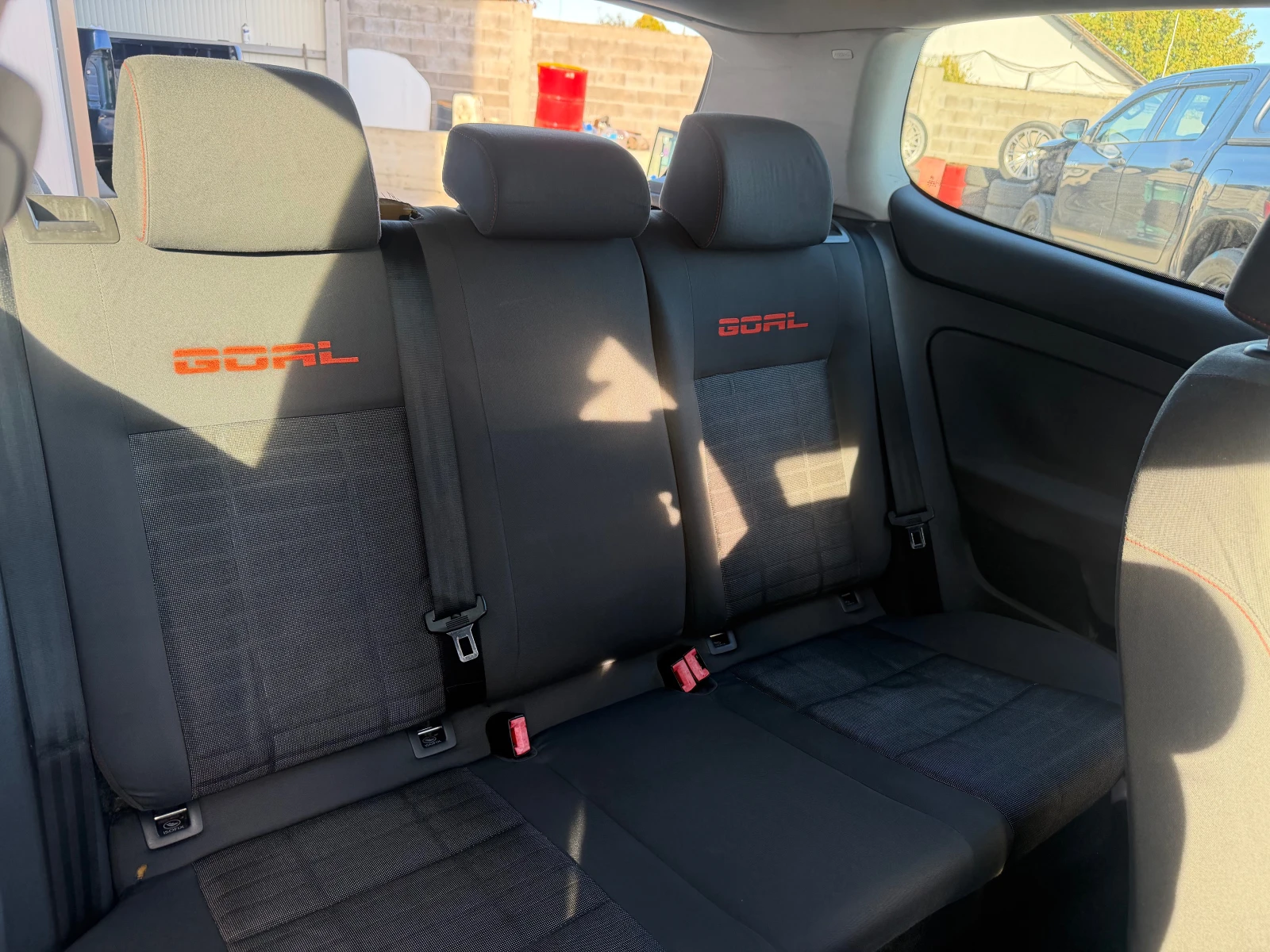 VW Golf 1.6, снимка 17 - Автомобили и джипове - 56663011
