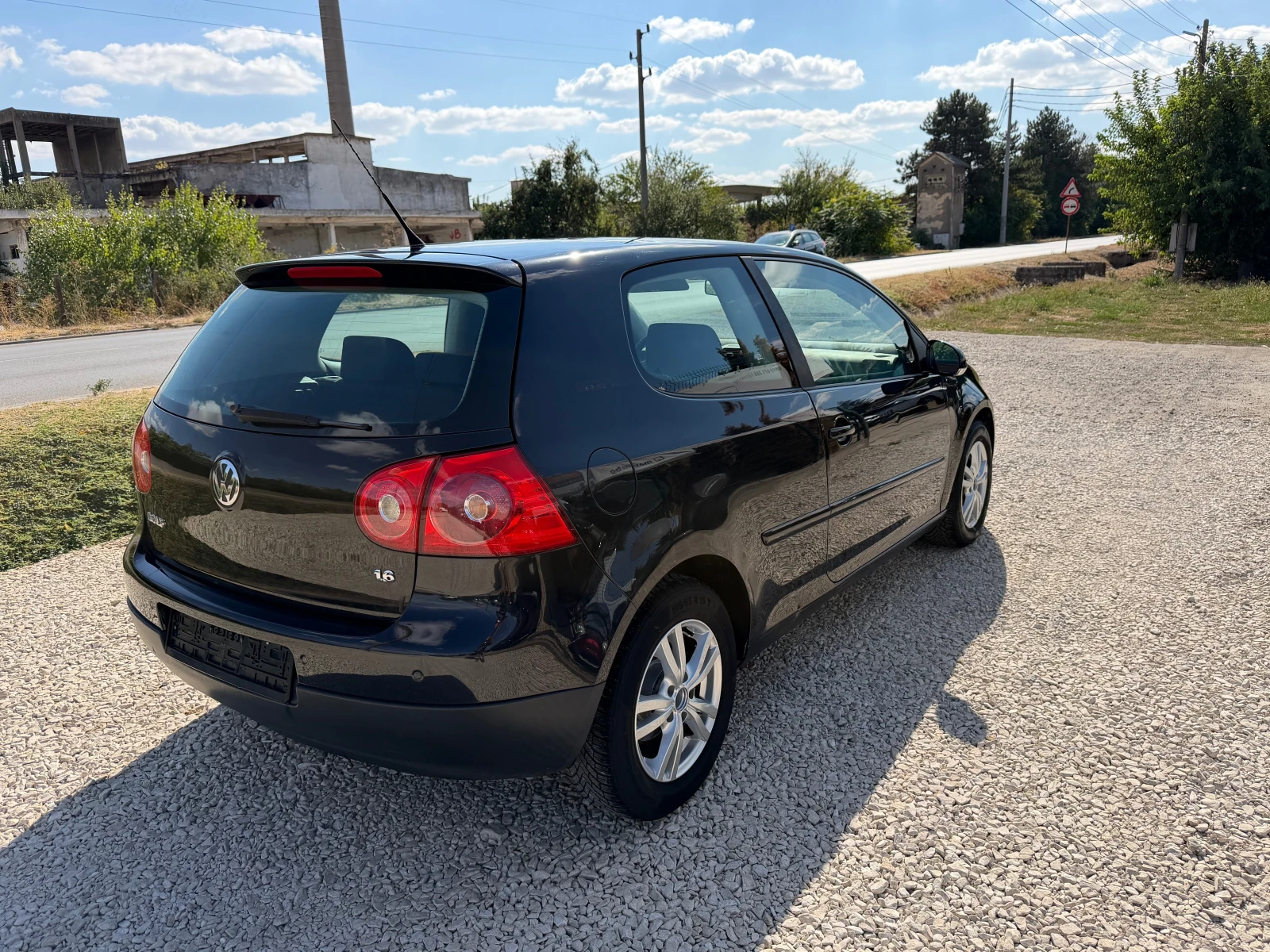 VW Golf 1.6, снимка 6 - Автомобили и джипове - 56663011