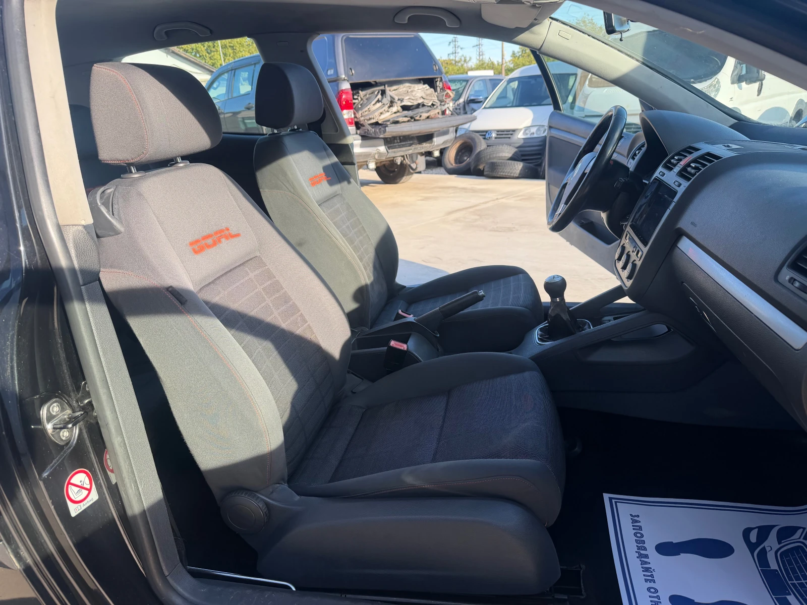 VW Golf 1.6, снимка 16 - Автомобили и джипове - 56663011