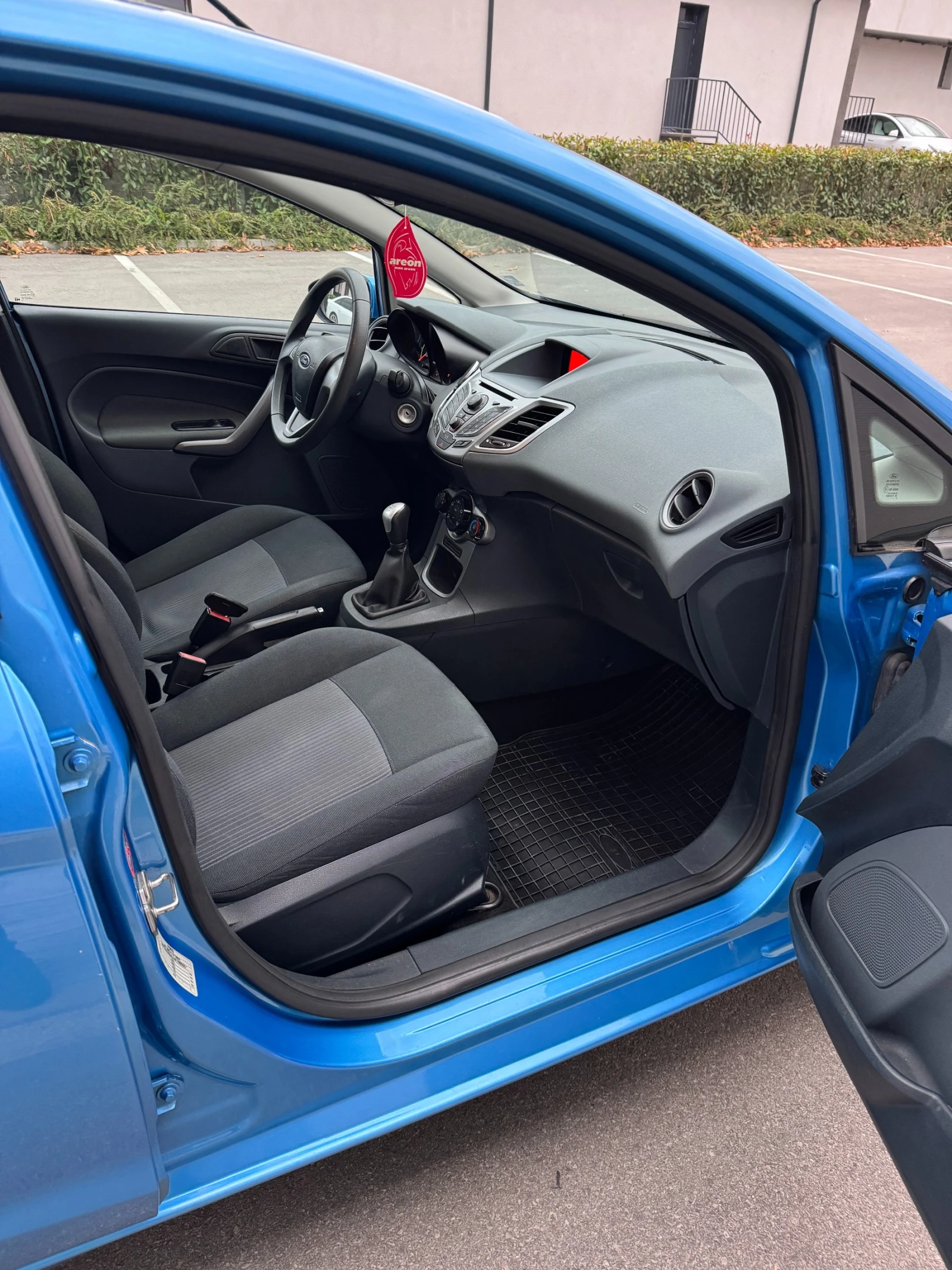 Ford Fiesta 90 000km, снимка 10 - Автомобили и джипове - 56663101