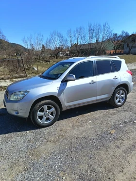 Toyota Rav4 2.2 D4D, снимка 2