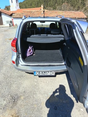 Toyota Rav4 2.2 D4D, снимка 11