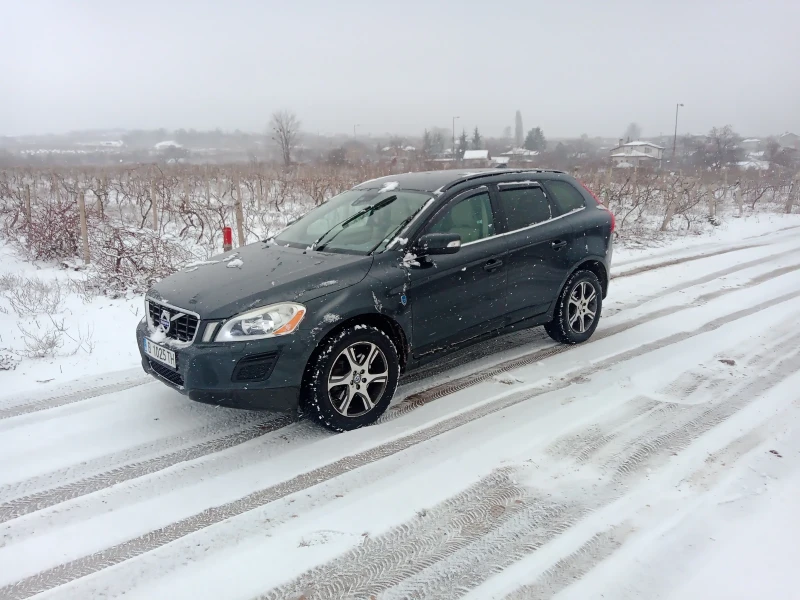 Volvo XC60 2.4 D3 4x4, снимка 2 - Автомобили и джипове - 49149597