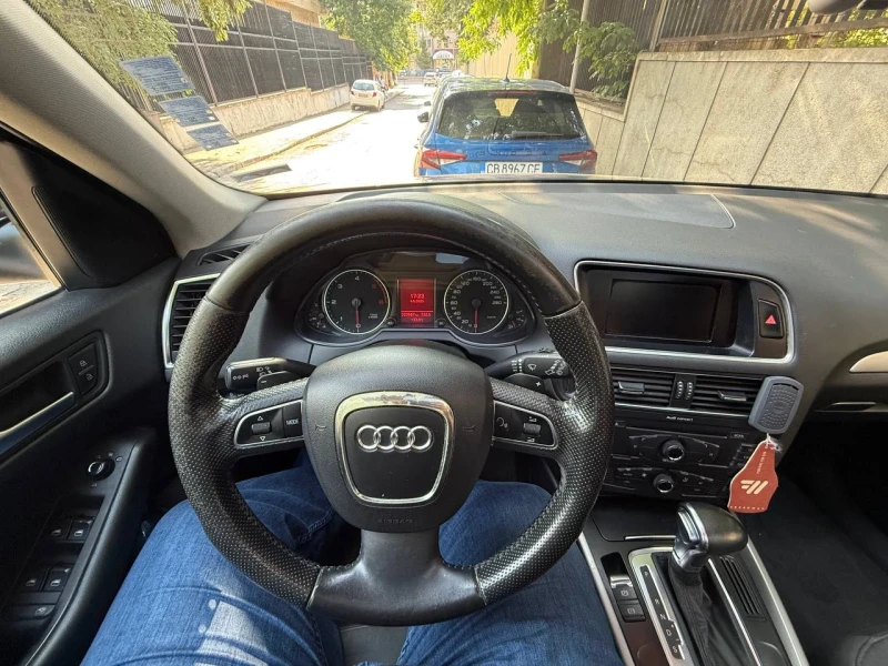 Audi Q5 2.0 TDI РЕАЛНИ КИЛОМЕТРИ, снимка 8 - Автомобили и джипове - 52442275