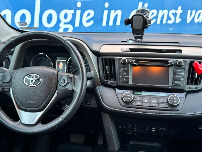 Toyota Rav4 XLE / БЕЗУПРЕЧНА / ОБСЛУЖЕНА , снимка 16 - Автомобили и джипове - 51117157