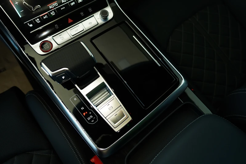 Audi SQ8 4.0 TFSI* Pano* SoftClose* , снимка 17 - Автомобили и джипове - 53535795