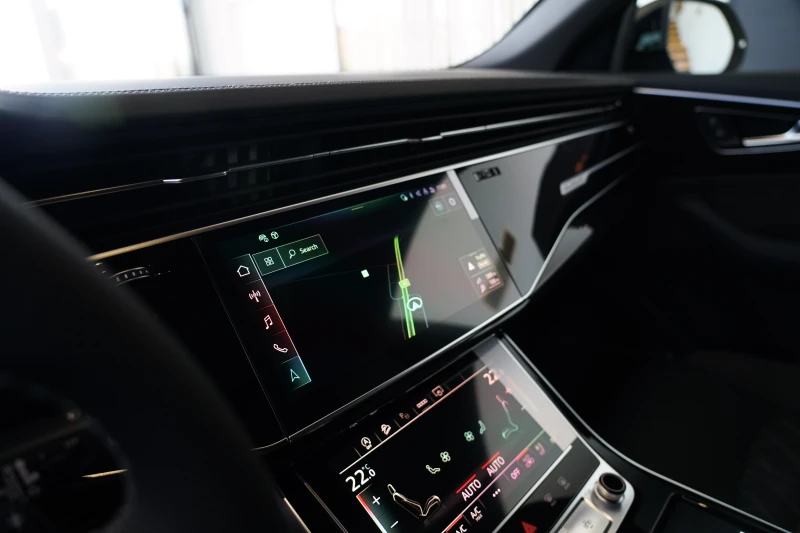 Audi SQ8 4.0 TFSI* Pano* SoftClose* , снимка 16 - Автомобили и джипове - 53535795
