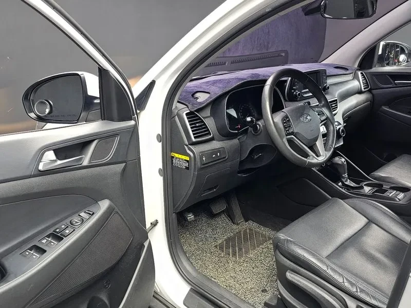 Hyundai Tucson 2.0 2WD MODERN, снимка 10 - Автомобили и джипове - 55801658
