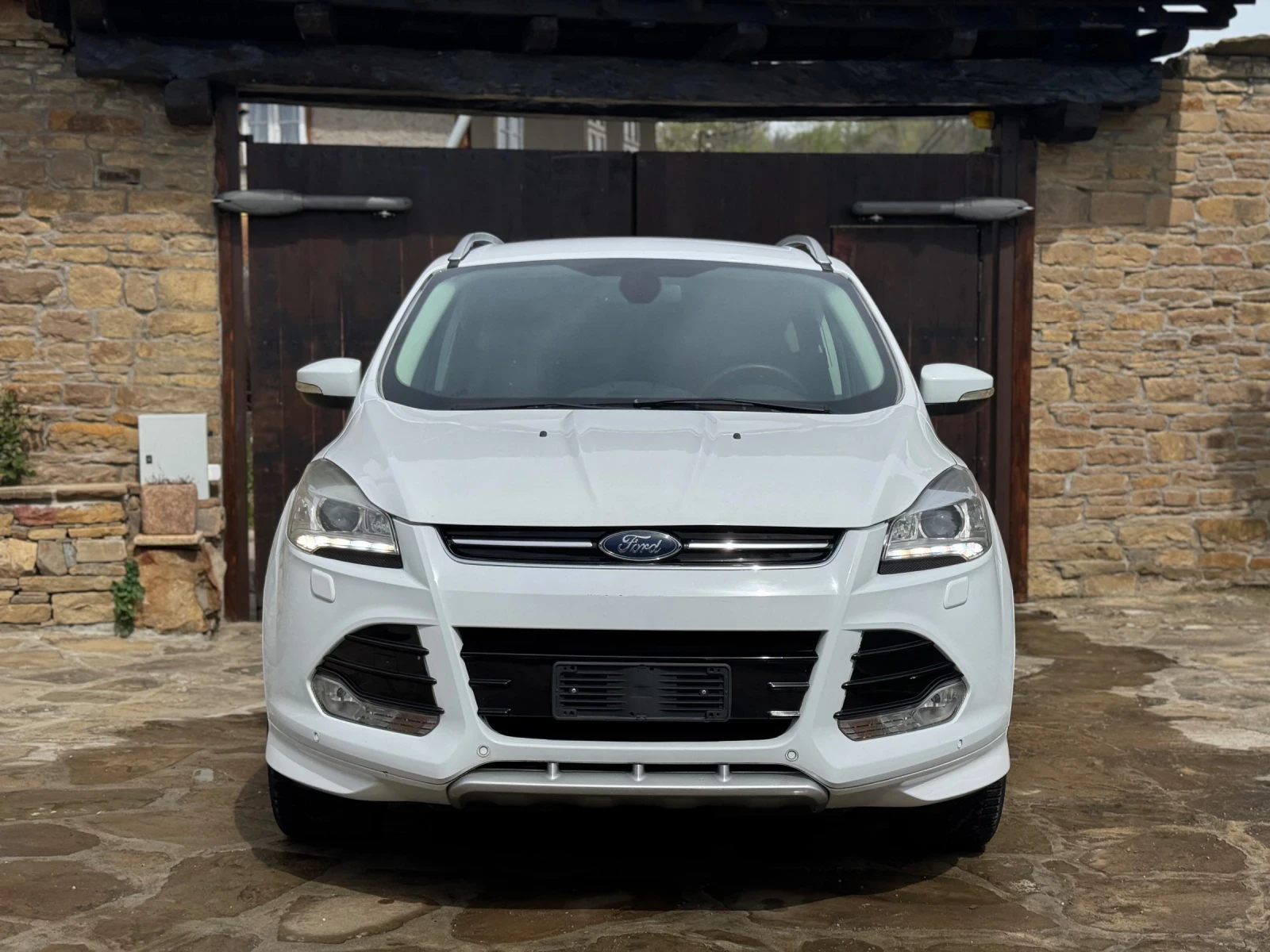 Ford Kuga 2.0 TDCi Titanium 4х4 180 к.с. - изображение 2