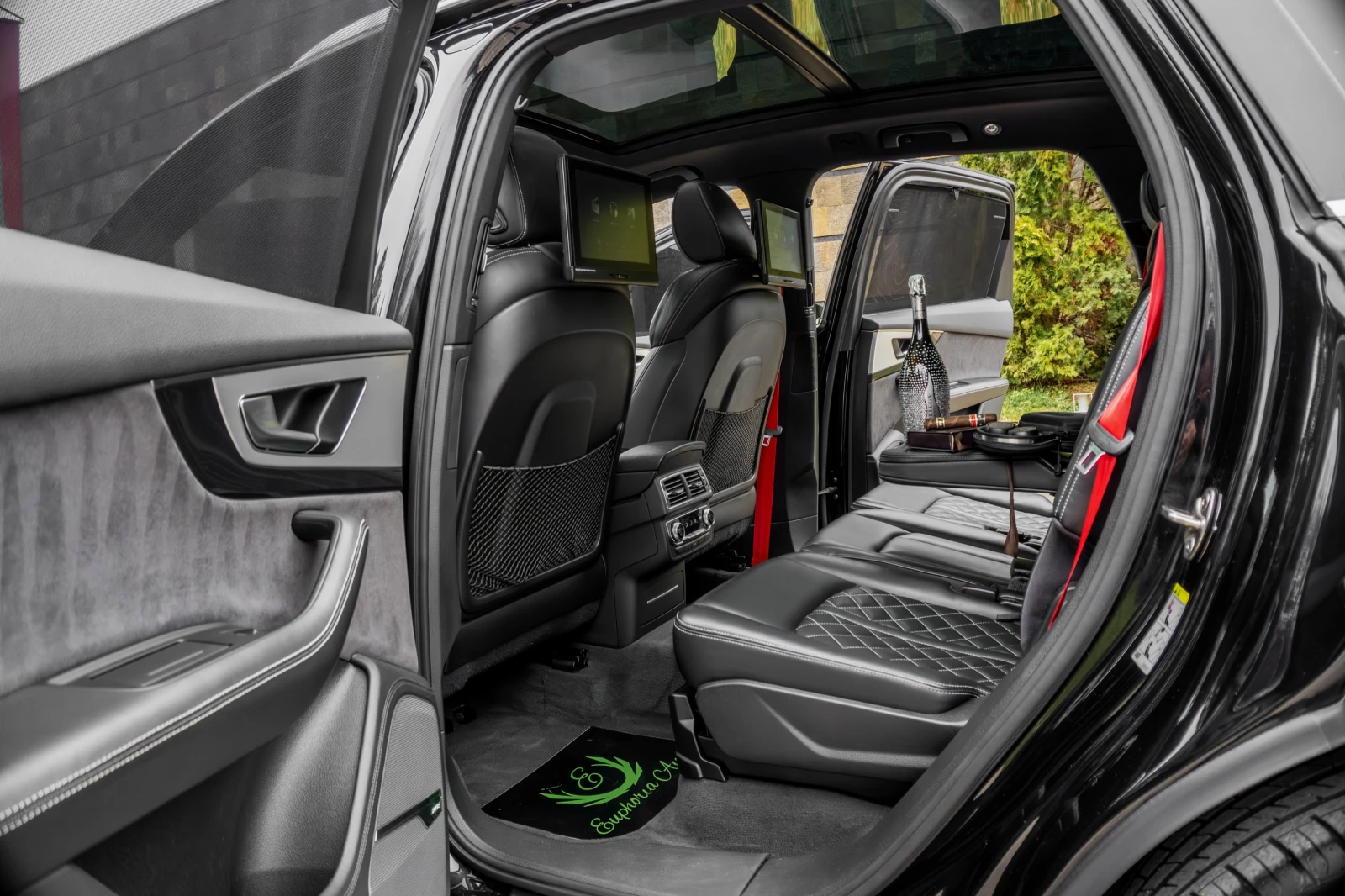 Audi SQ7 4.0TDI* BI-TRUBO* 3xTV* PANO* FULL* 7-МЕСТЕН* , снимка 10 - Автомобили и джипове - 54001406