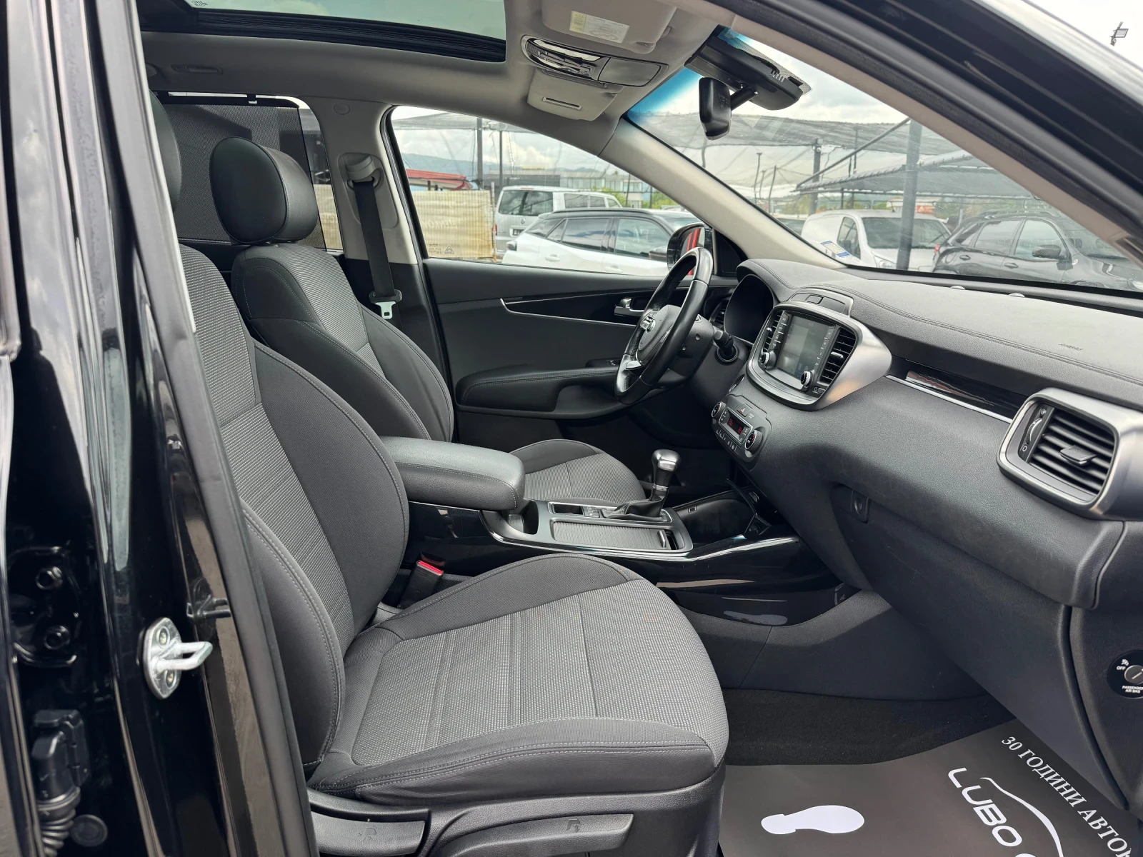 Kia Sorento 2.2D-4X4-��������-KEYLESS-CAMERA-TV | Mobile.bg � ����������� 17