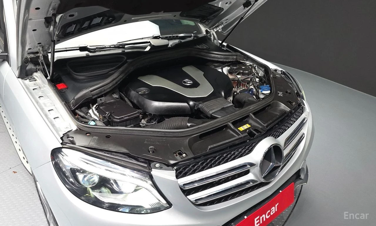 Mercedes-Benz GLE 350 d 4MATIC* AMG PACK* ПОДГРЕВ* ОБДУХВАНЕ* PANORAMA* , снимка 17 - Автомобили и джипове - 54778390