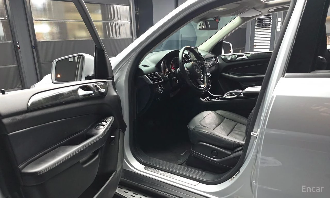 Mercedes-Benz GLE 350 d 4MATIC* AMG PACK* ПОДГРЕВ* ОБДУХВАНЕ* PANORAMA* , снимка 6 - Автомобили и джипове - 54778390