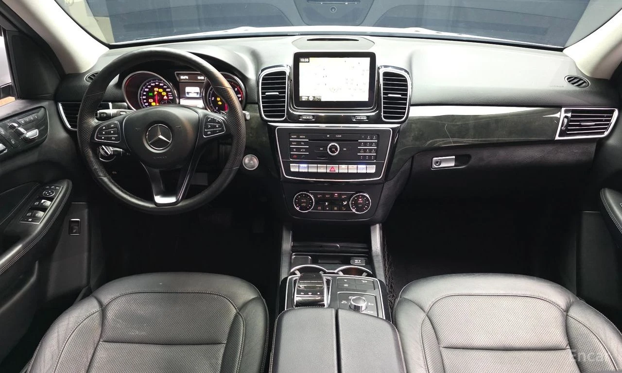 Mercedes-Benz GLE 350 d 4MATIC* AMG PACK* ПОДГРЕВ* ОБДУХВАНЕ* PANORAMA* , снимка 8 - Автомобили и джипове - 54778390