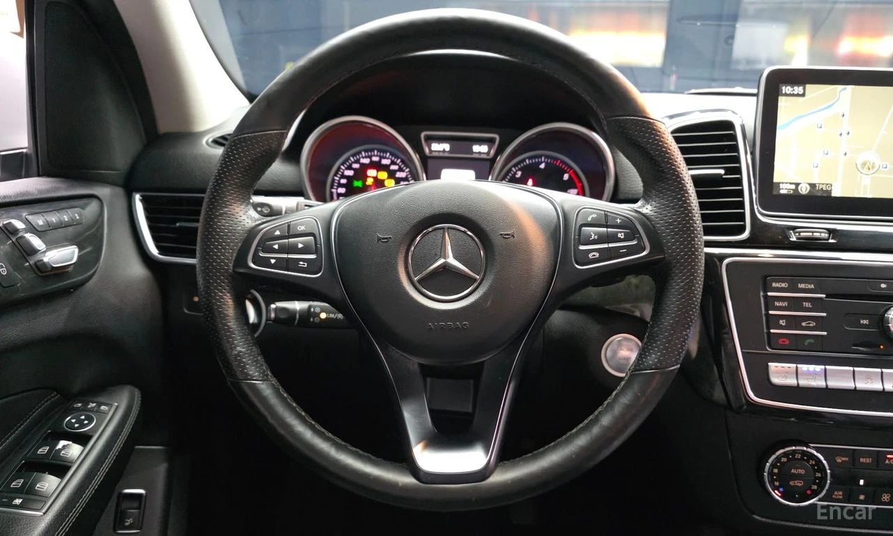 Mercedes-Benz GLE 350 d 4MATIC* AMG PACK* ПОДГРЕВ* ОБДУХВАНЕ* PANORAMA* , снимка 9 - Автомобили и джипове - 54778390