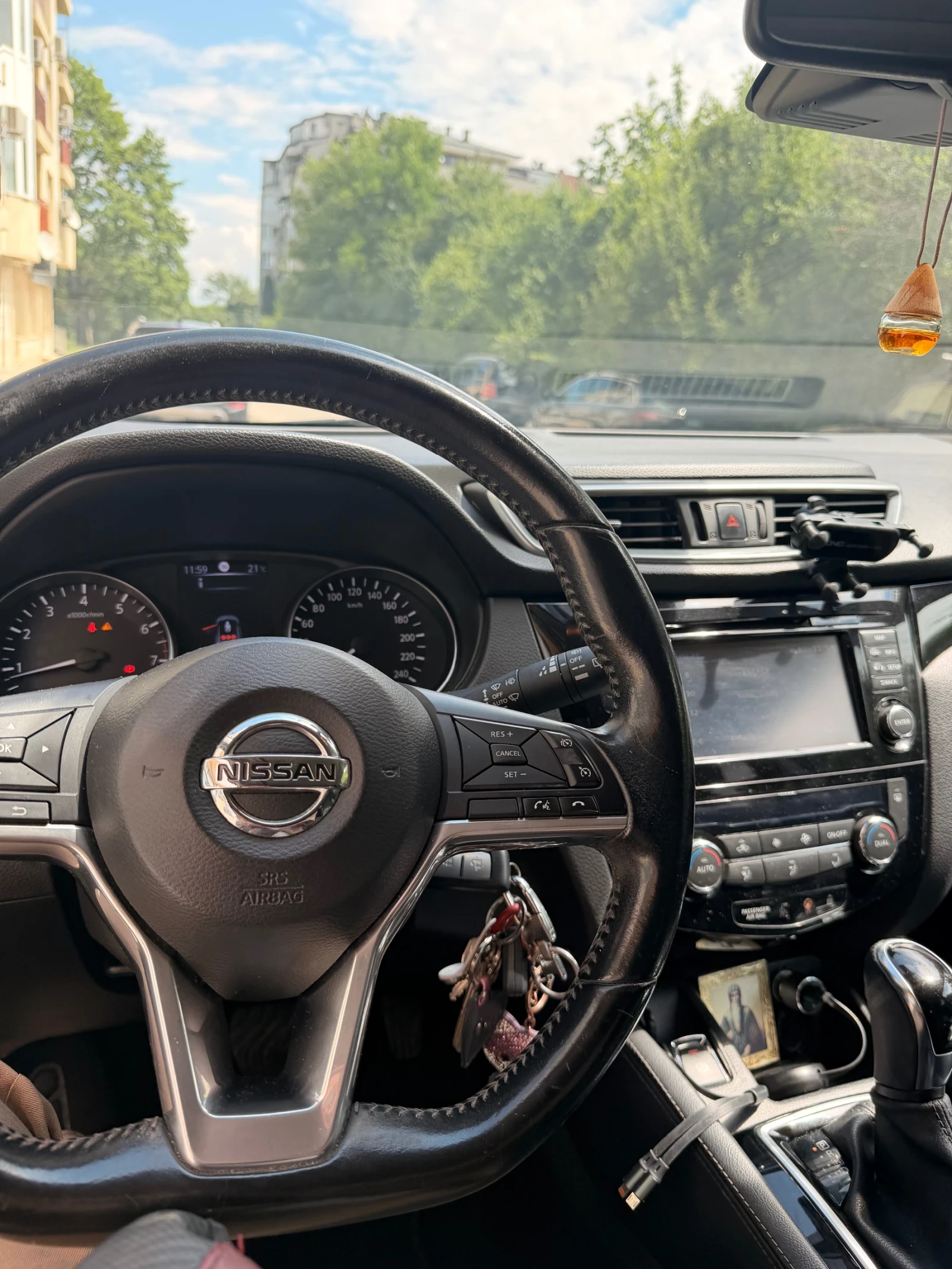 Nissan Qashqai DIG-T 1.2 Бензин, снимка 10 - Автомобили и джипове - 55026750