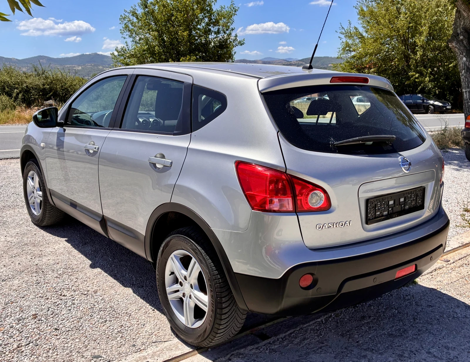 Nissan Qashqai 1.6 , снимка 5 - Автомобили и джипове - 55277039